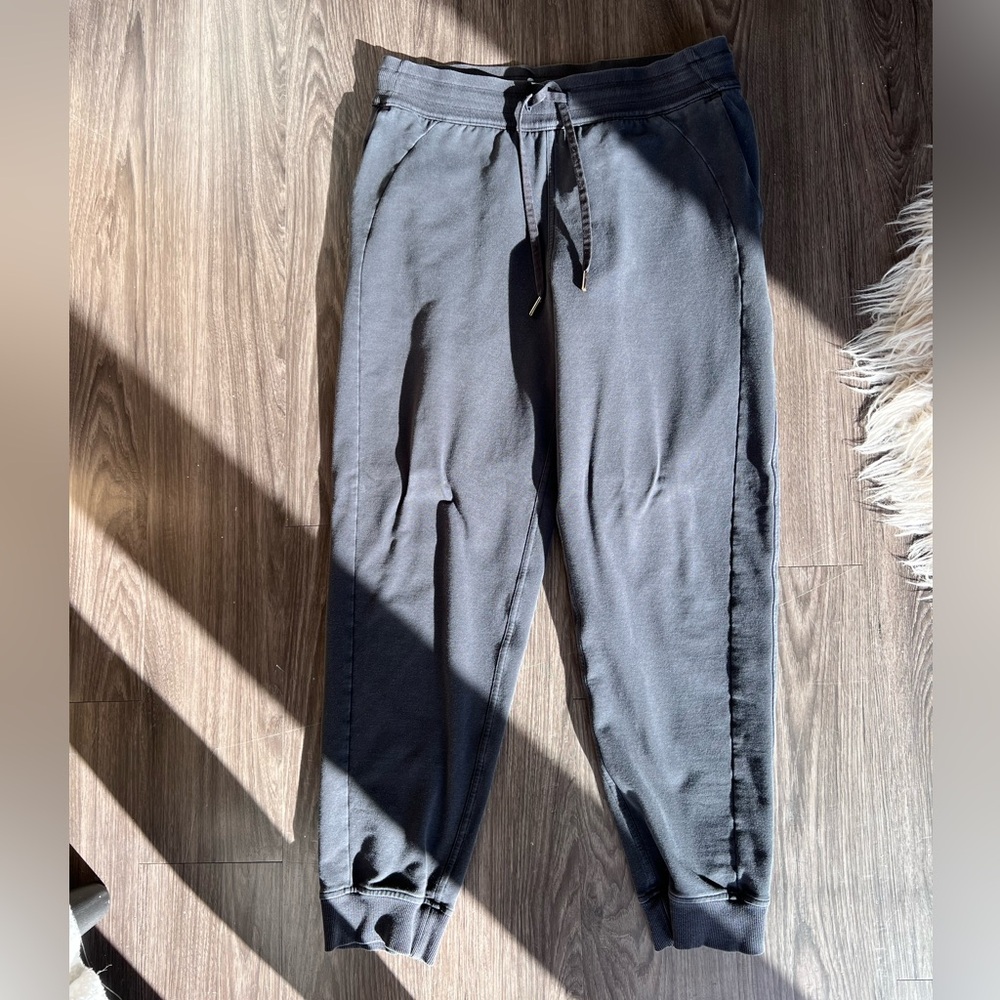 Lulu Scuba High-Rise French Terry Jogger *full length 
- size 8